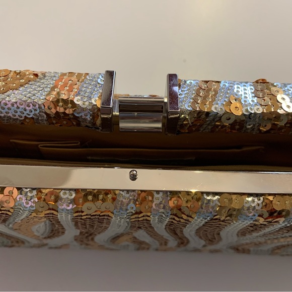 Costa Blanca X Gold and Silver Sequinned Clutch - Picture 6 of 12